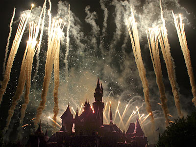 ディズニーランド・ニューイヤーズ・イヴ：年越し花火で豪華な年明け！ (Disneyland New Year's Eve Fireworks Show)